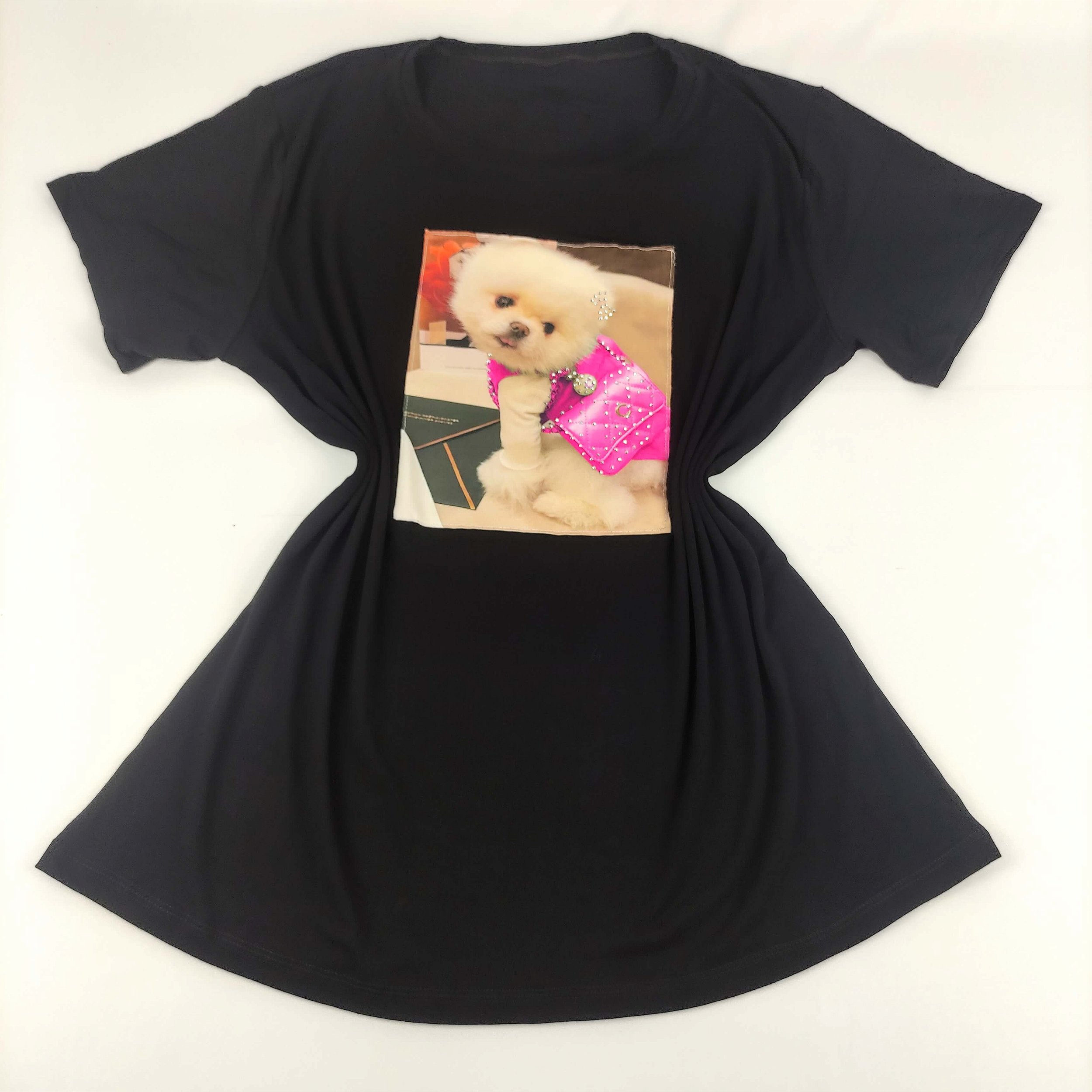 Camiseta Feminina T-Shirt Preta com Strass Estampa Bolsa Roxa