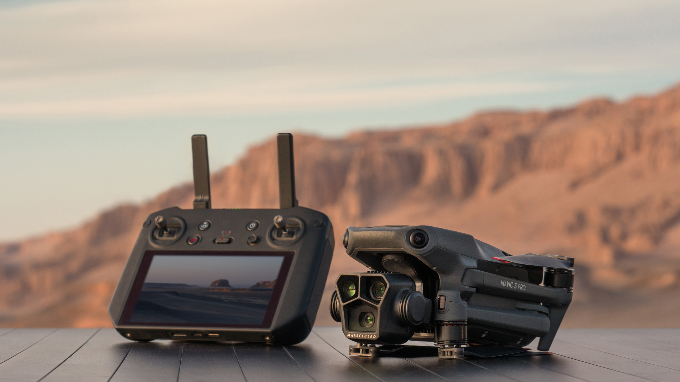 Drone Dji Mavic 3 Pro Fly More Combo (DIJ RC Pro) - Tecno Drones - A ...