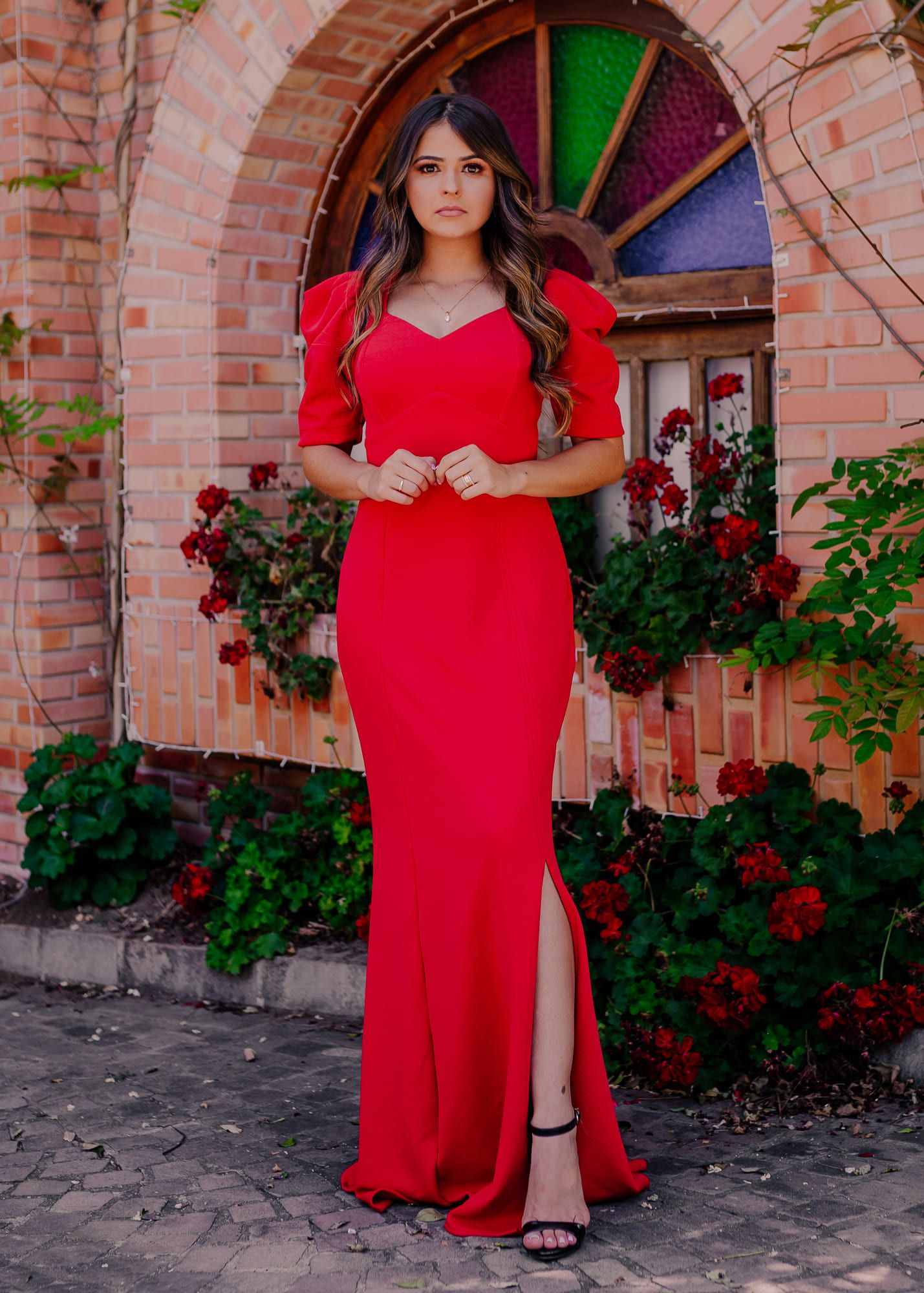 Vestido Longo Vermelho com Fenda em Crepe de Malha - Moda Evangélica, Moda  Feminina, Moda Cristã, Moda Modesta - Loja Flor de Amêndoa