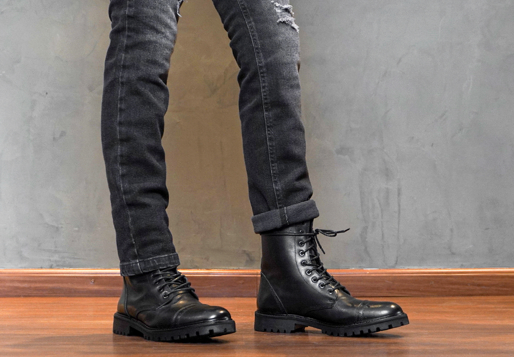 Bota Cano Alto Couro Preto Barcelona Design Barcelona Design - Main Image