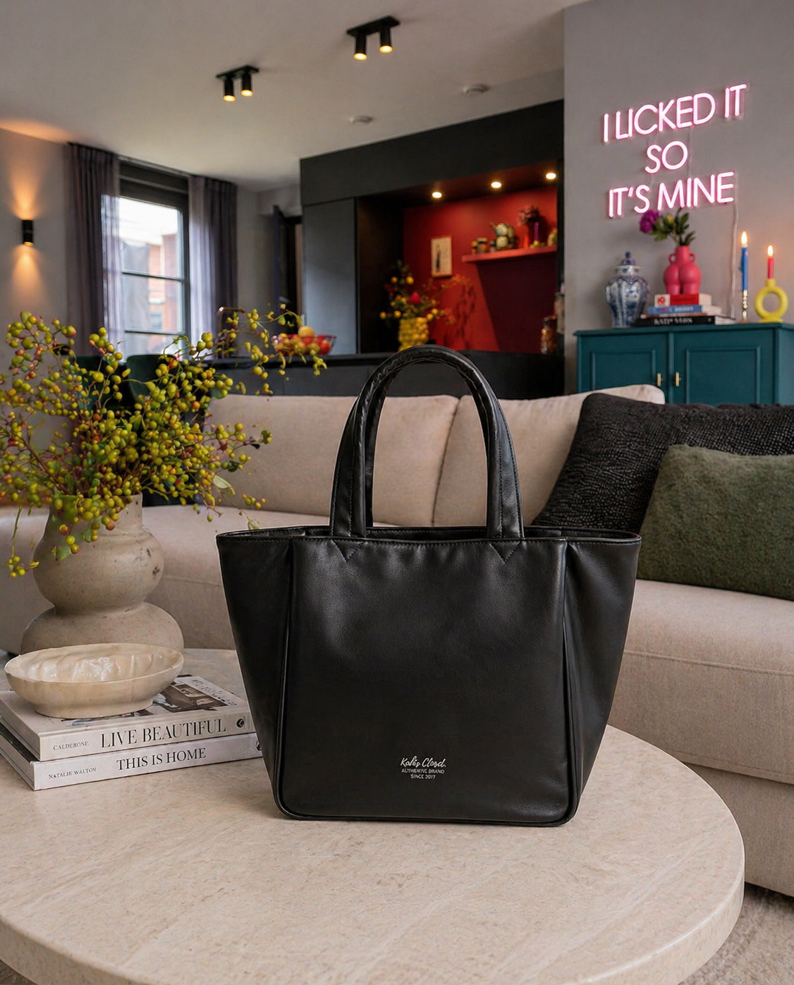 Bolsa de ombro grande preta feminina - Loja Kah's Closet Oficial