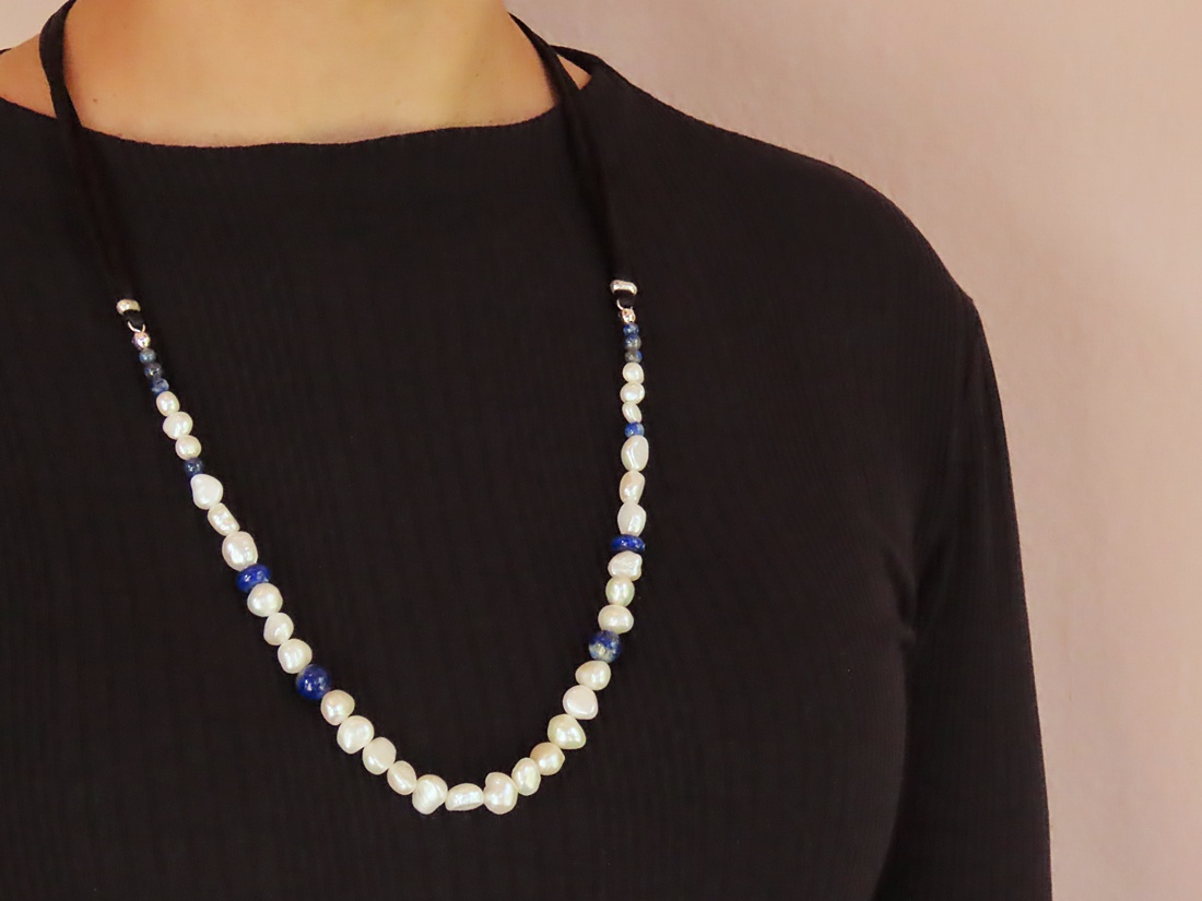 COLAR SEDA PÉROLA E LÁPIS LAZULI - Atelier Lu Guerra - Design exclusivo ...