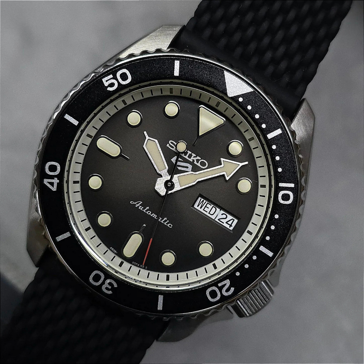 Relógio Seiko 5 Sports SRPD73 Automático 42.5 mm Calibre 4R36