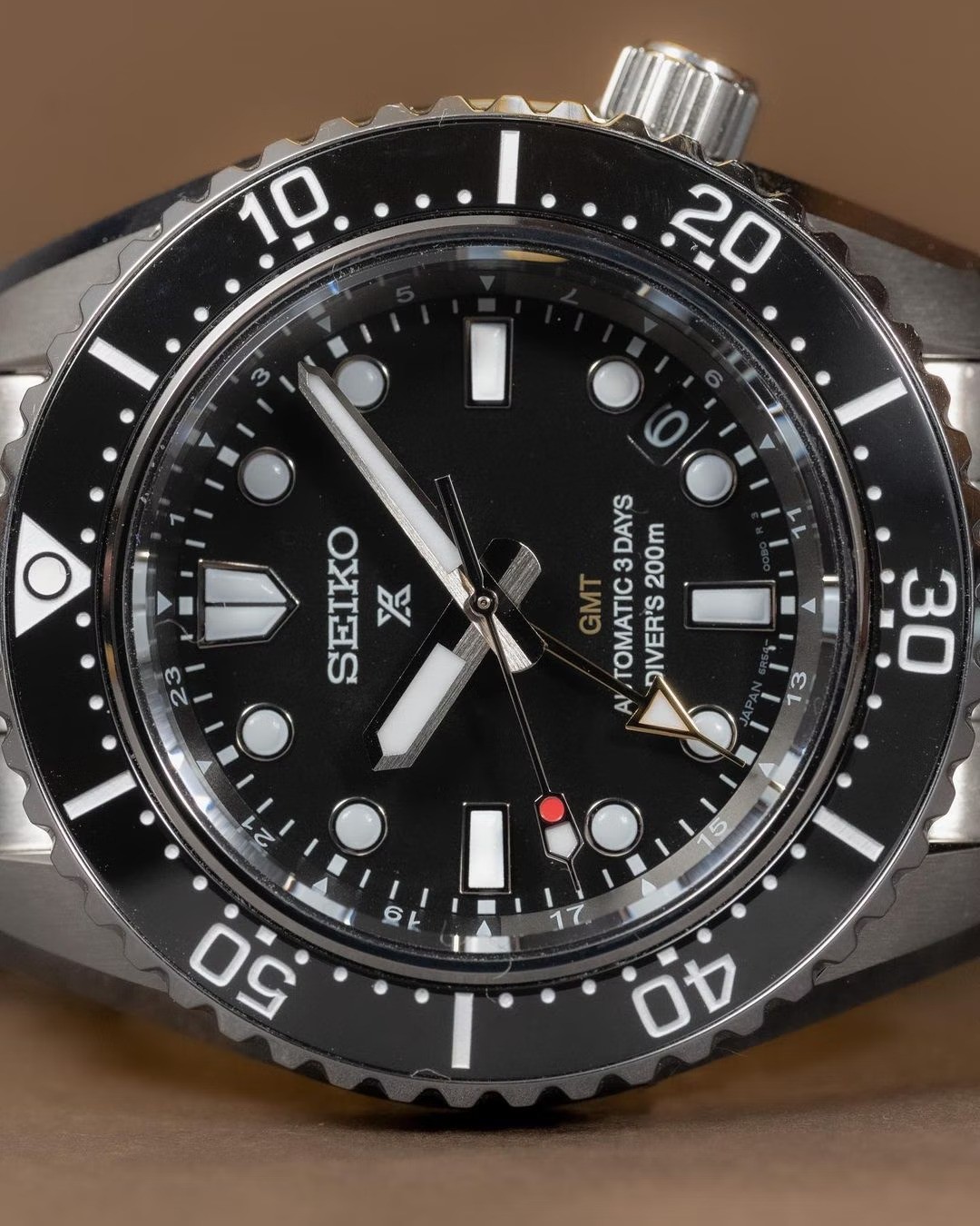 Seiko Prospex 1968 GMT SBEJ011 / SPB383 – Diashield, 42 mm, 20 ATM