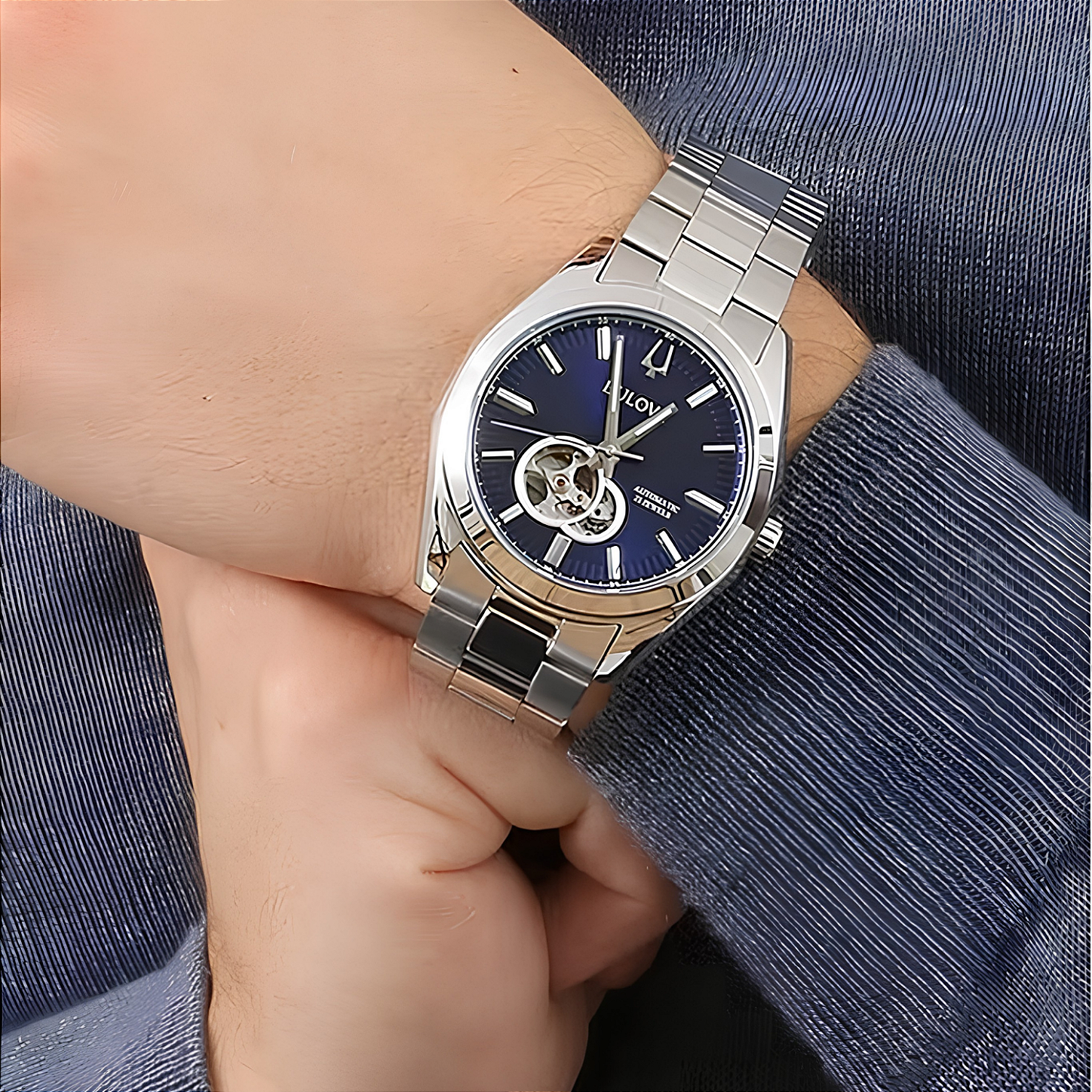 Bulova Surveyor Automático 96A275 – Azul Open Heart e Elegância