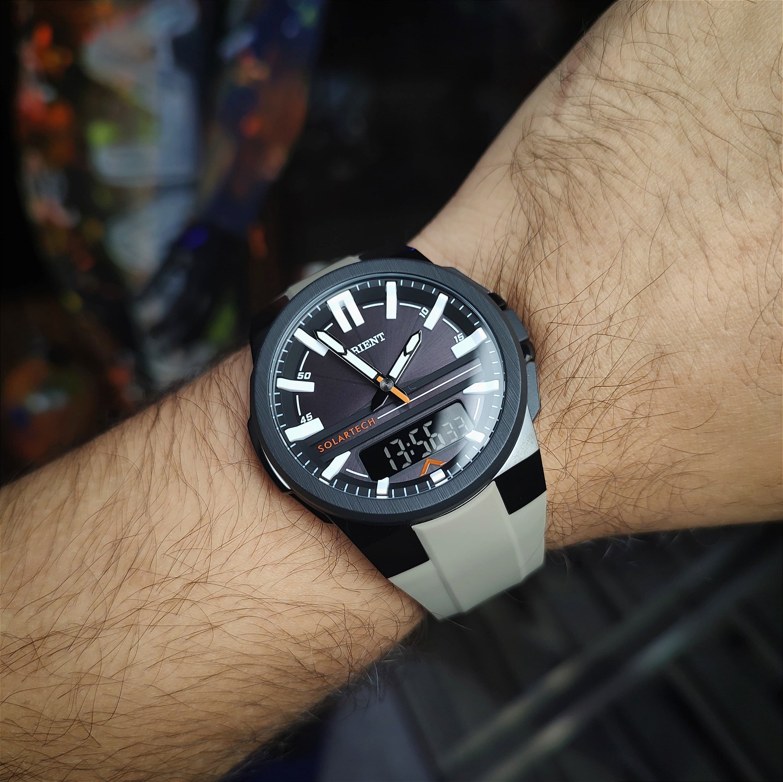 Orient MPSPA010 P1MX – Solar, Dual Time, Bioceramic e Silicone