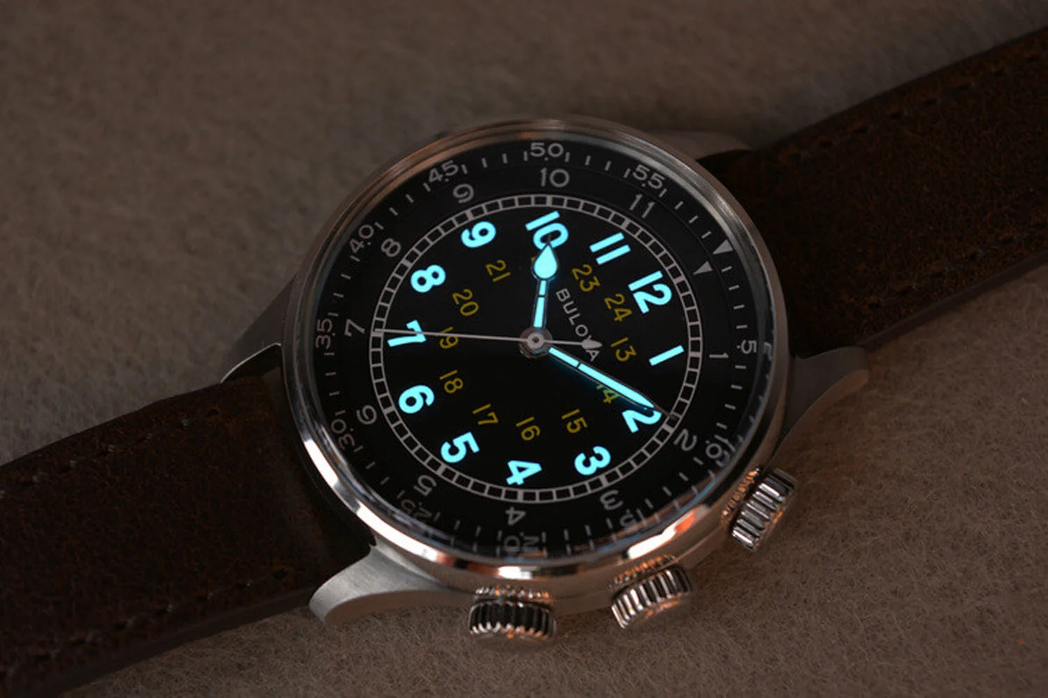 BULOVA 96A245 Military 新品同様品！ Bulova Military A-15 Pilot Automático 96A245 - Relojoaria Impala