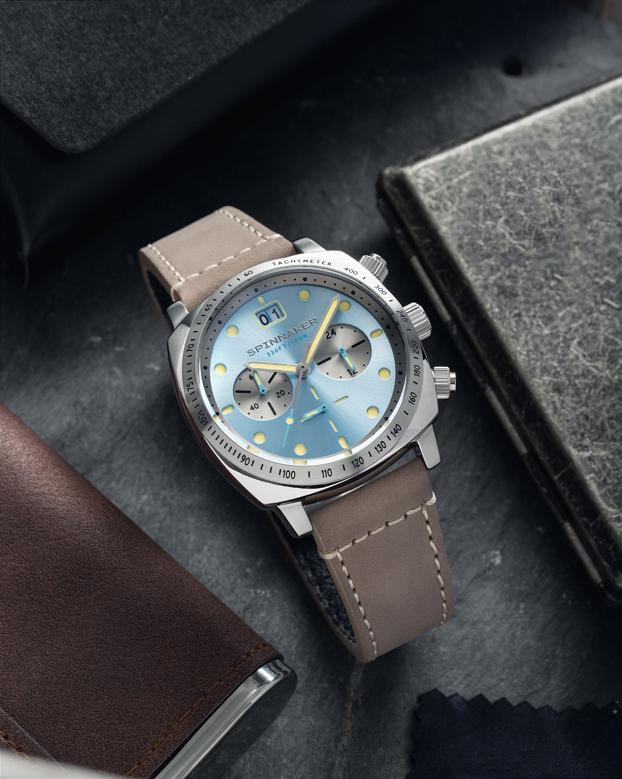 Hull Chronograph SP-5068-04 com Caixa de Aço e Pulseira de Couro