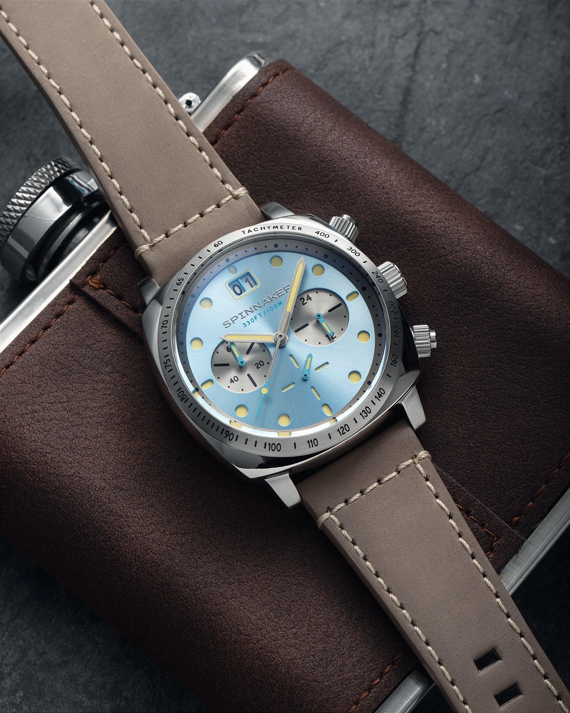 Hull Chronograph SP-5068-04 com Caixa de Aço e Pulseira de Couro