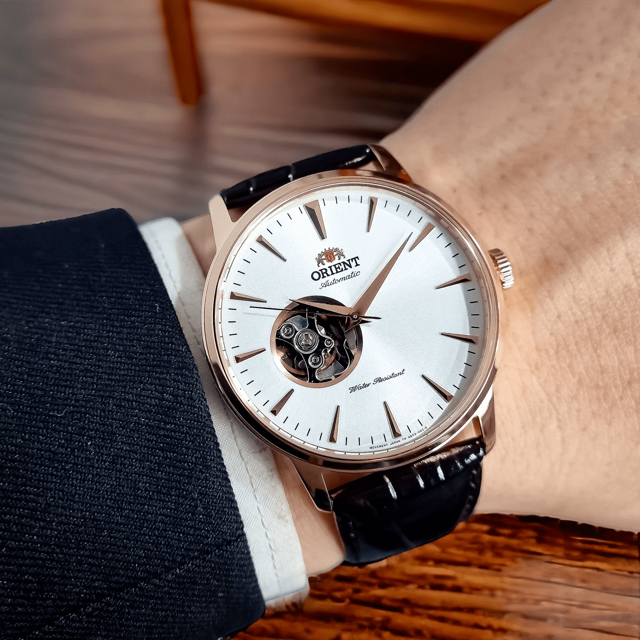 Orient Esteem II TAG02002W0 – Elegância, Open Heart e Precisão