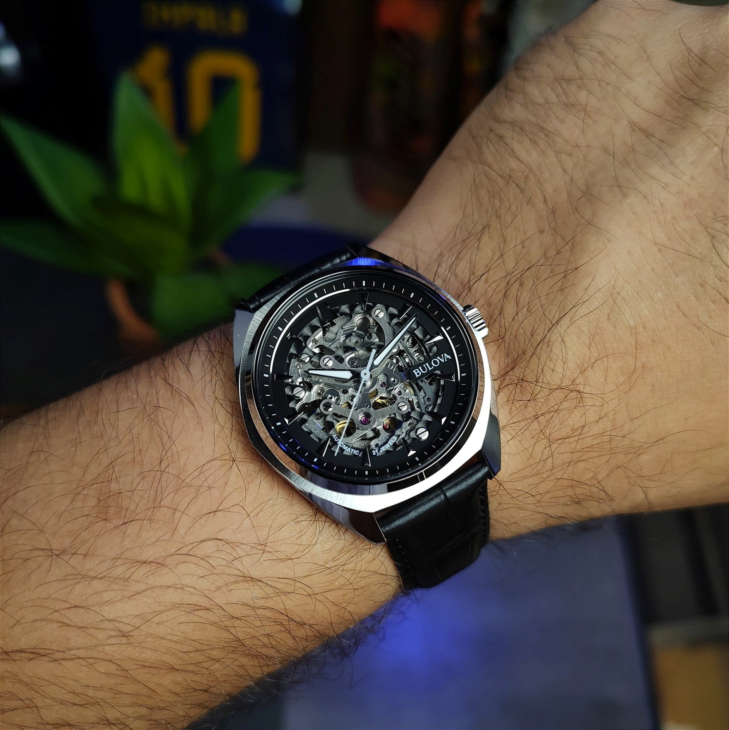 Bulova Surveyor Skeleton Automático 96A310N – Design Esqueleto