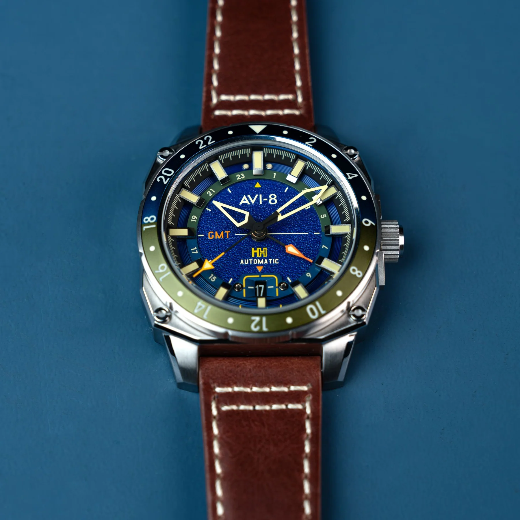 Relógio Hawker Hunter Atlas GMT AV-4122-02 Mineral e Couro