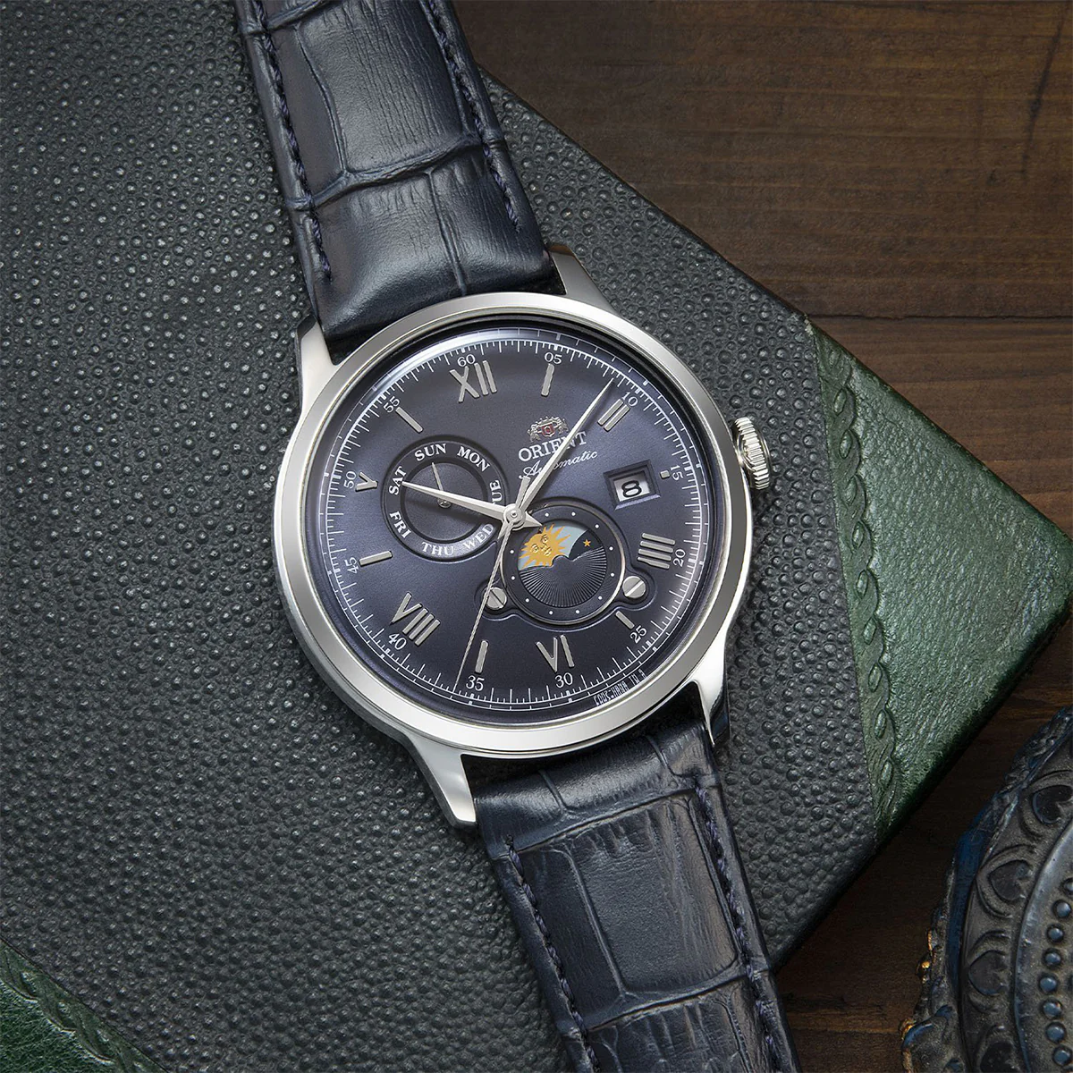 Orient Sun & Moon RA-AK0806L30B – Automático Clássico Azul 41mm