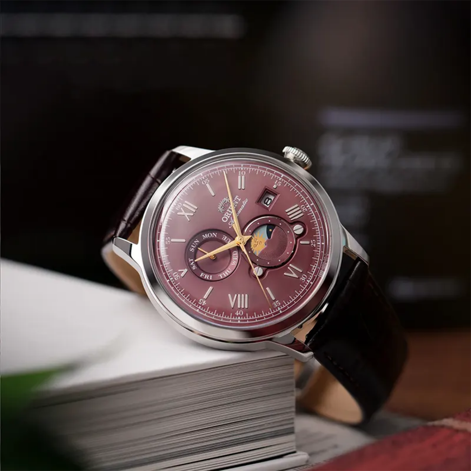 Orient Sun & Moon RA-AK0807R30B – Automático Clássico Vermelho