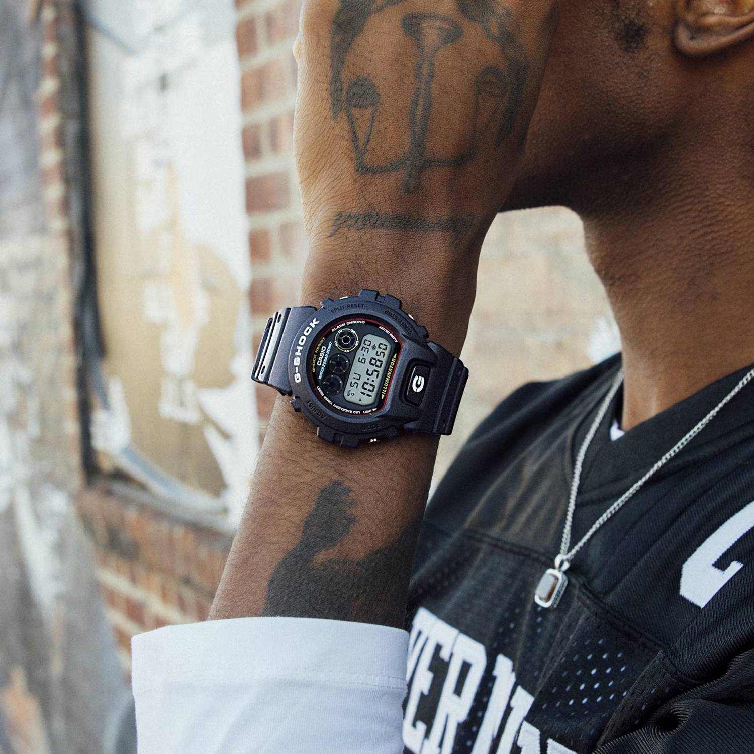 G-SHOCK DW-6900rl-1DR – Icônico, Monocromático e Resistente a 200M