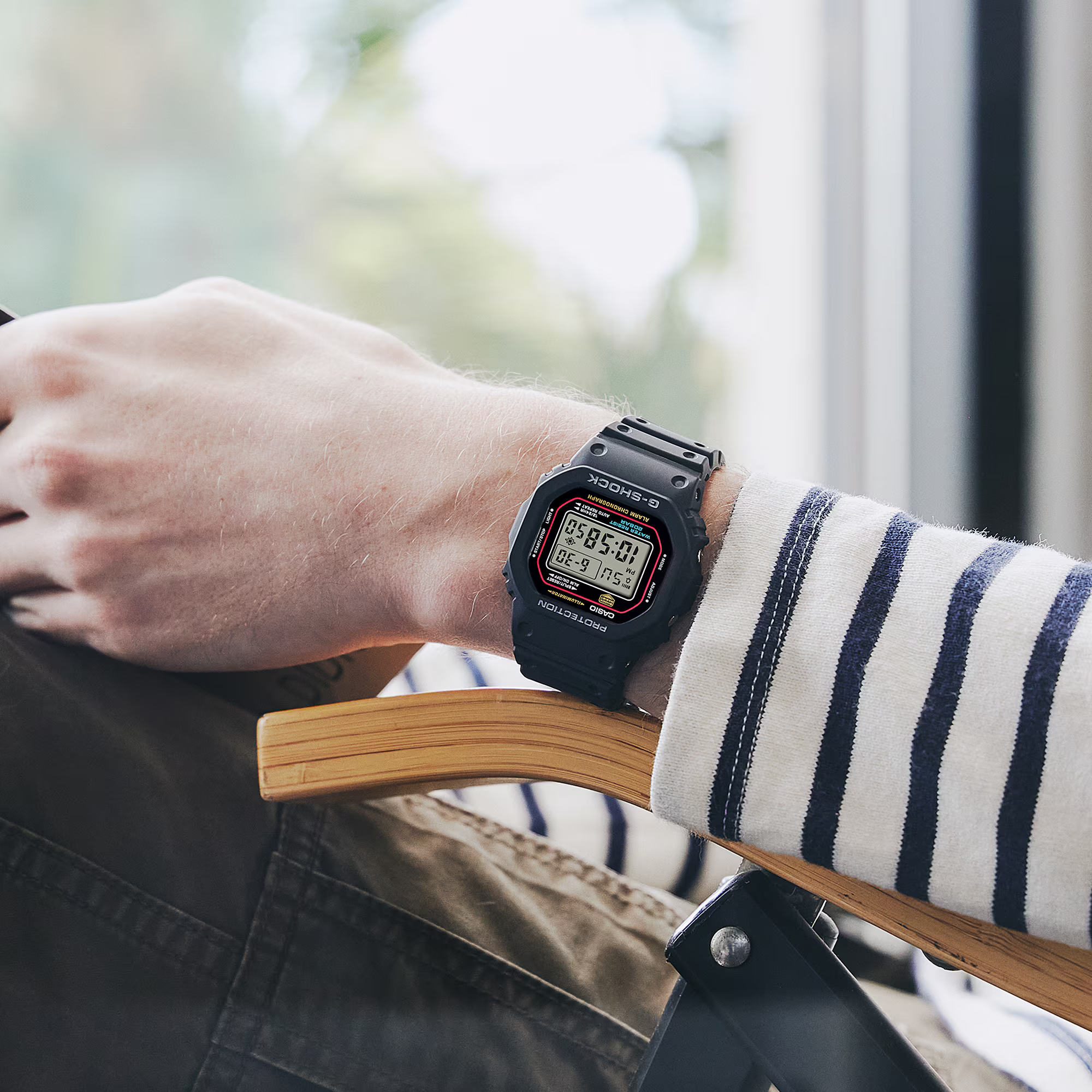 G-SHOCK DW-5600RL-1DR Preto com Pulseira de Resina - Relojoaria