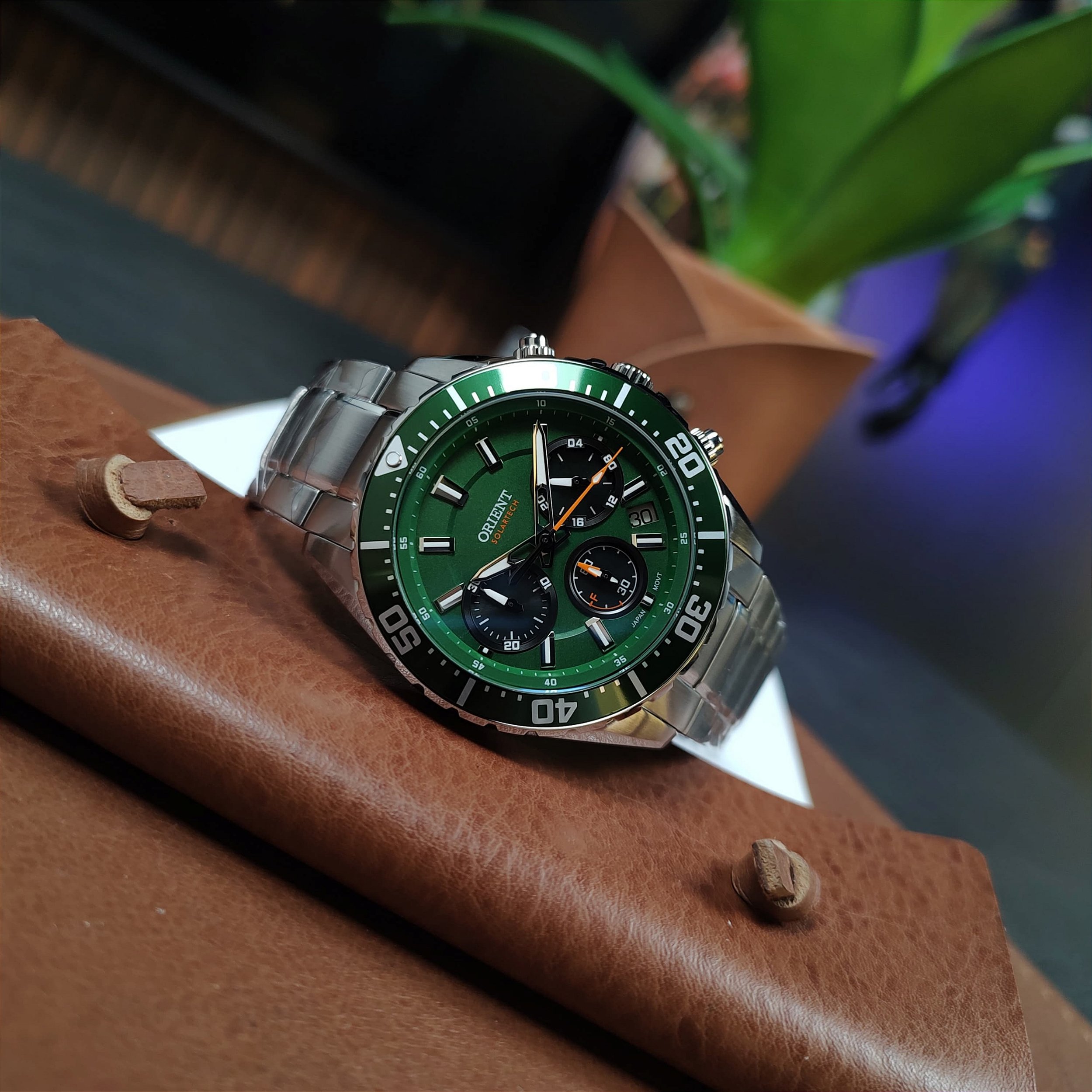 スレンダートーン Relógio Orient Solartech Verde Cronógrafo MBSSC288 E1SX 43mm
