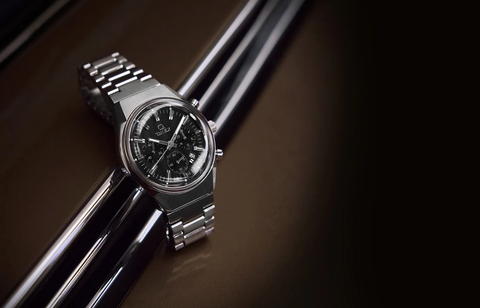 Q Timex Chronograph Falcon Eye TW2Y34800 – Elegância retrô