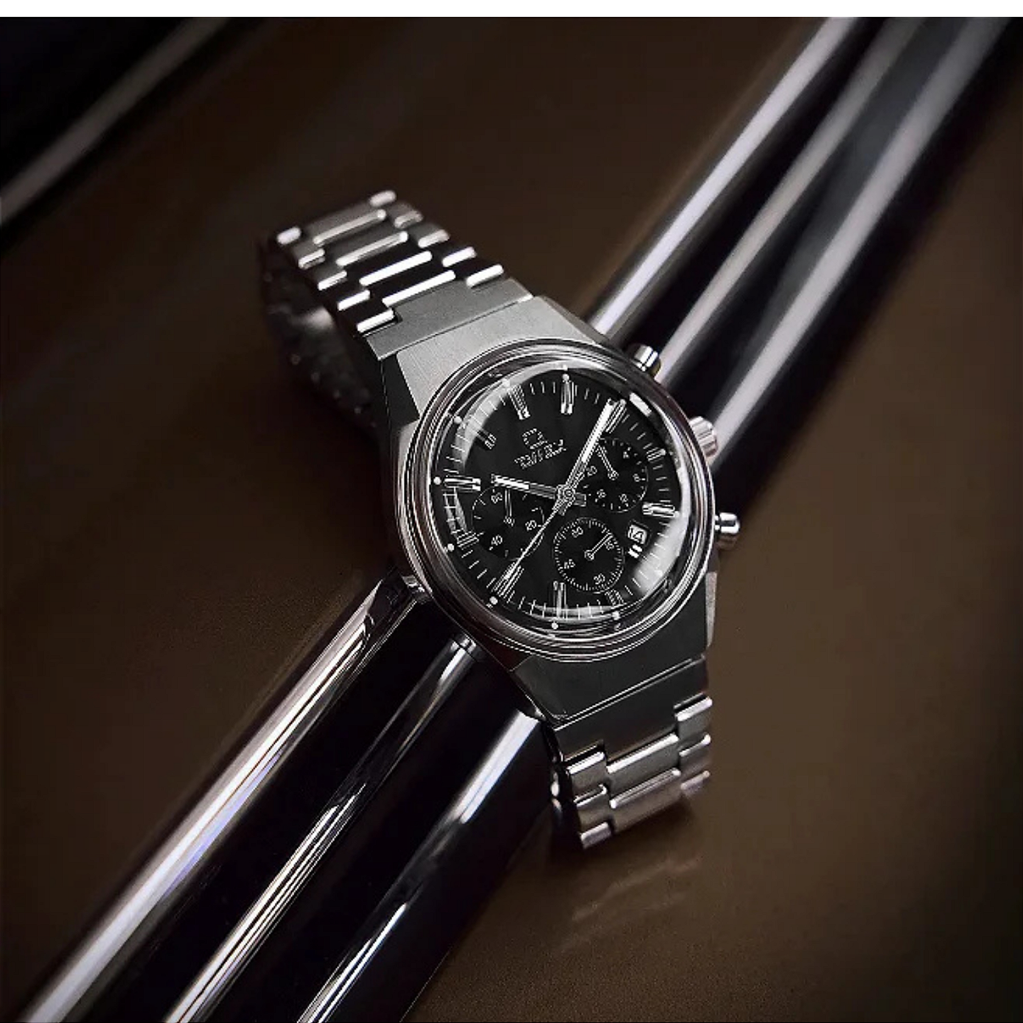 Q Timex Chronograph Falcon Eye TW2Y34800 – Elegância retrô