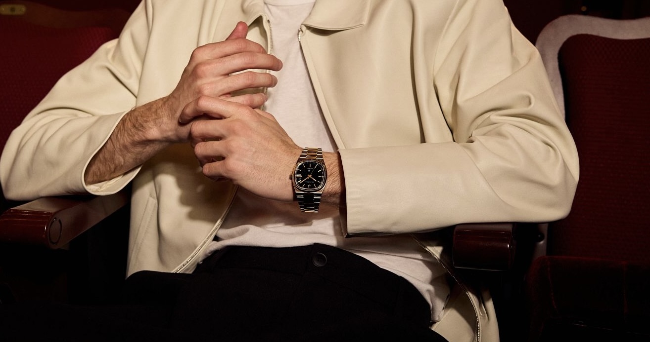 Bulova Super Seville 98B458 – Elegância retrô com precisão de 262