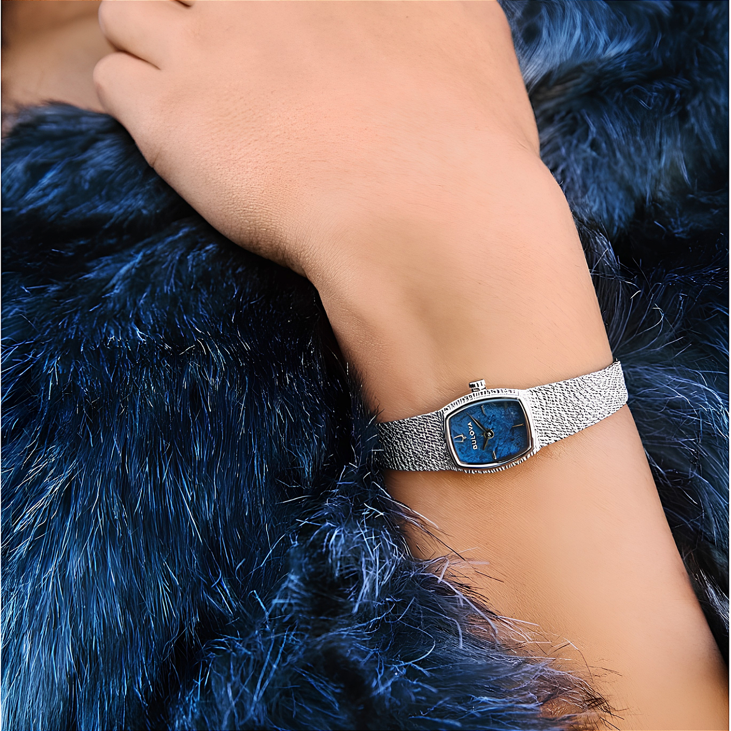 Bulova 96L343 – Goddess of Time Sodalite azul cristal feminino