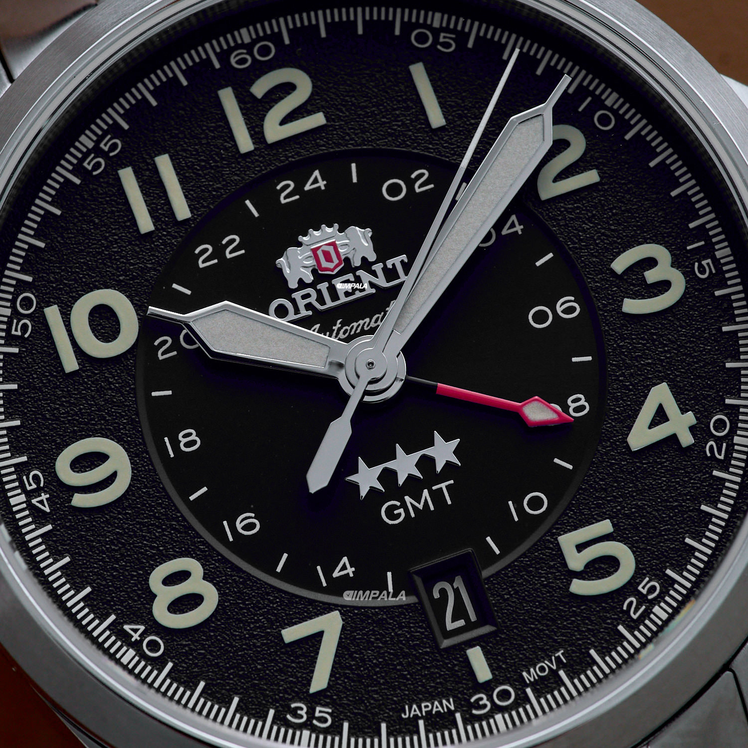 Orient 3 Stars GMT NH3SS017 P2SX – Elegância com segundo fuso