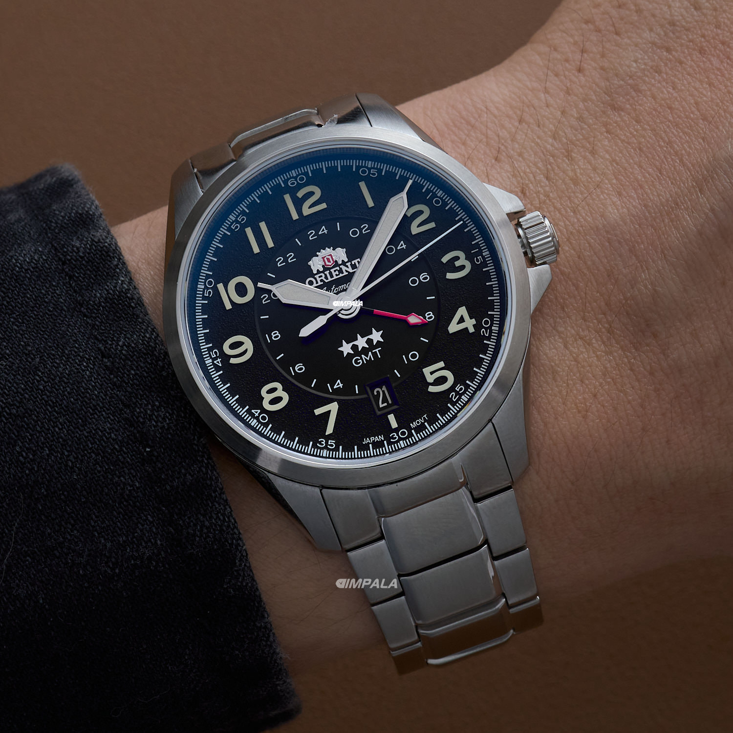 Orient 3 Stars GMT NH3SS017 P2SX – Elegância com segundo fuso