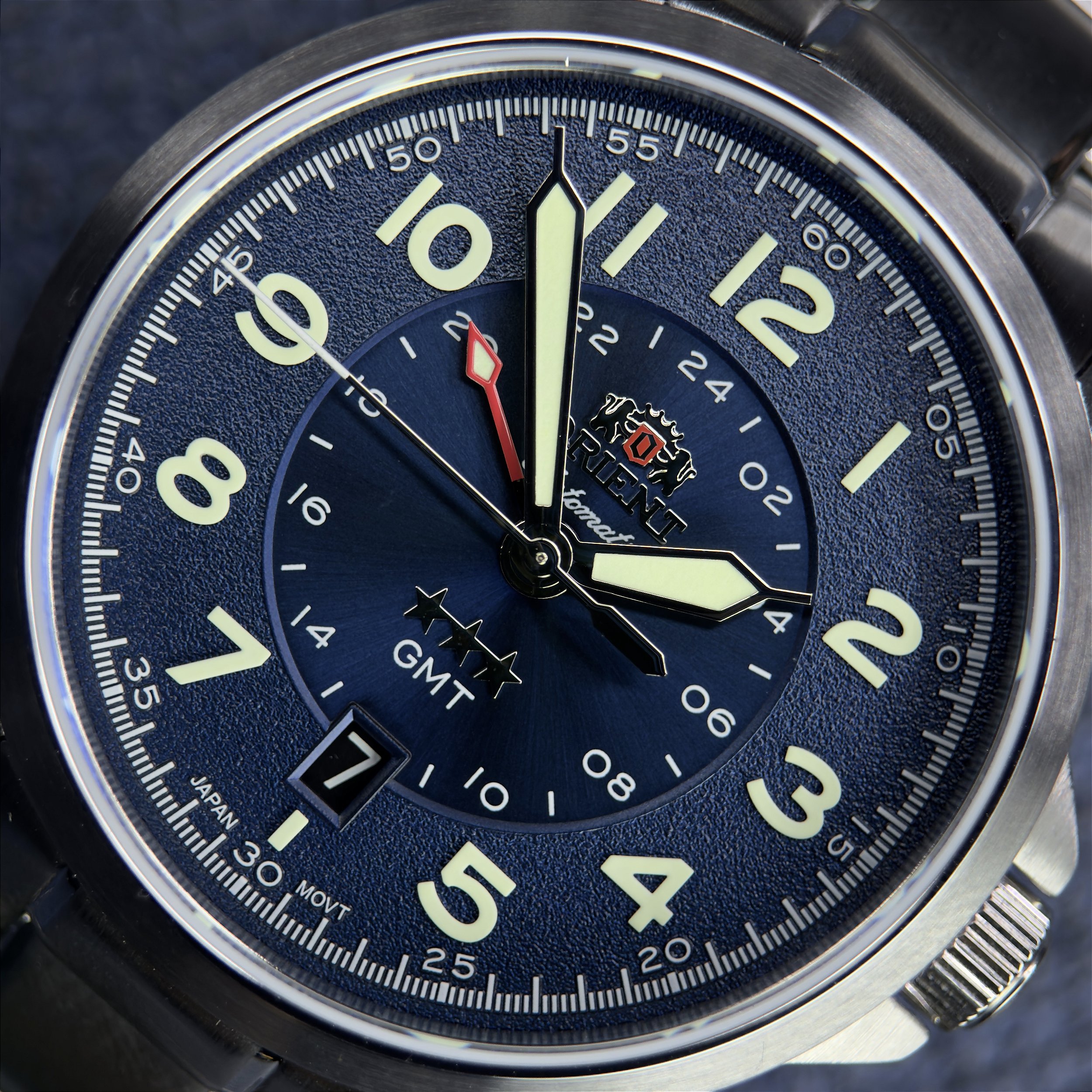 Orient 3 Stars GMT NH3SS017 D2SX – Elegância com segundo fuso