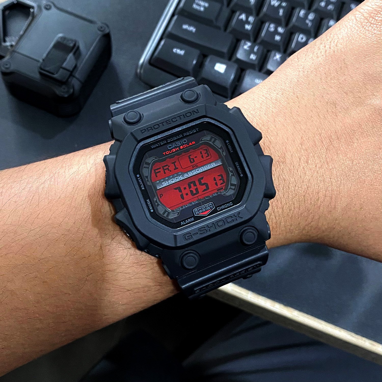 G-Shock GX-56BBR-1DR The King Solar Preto e Vermelho 200m