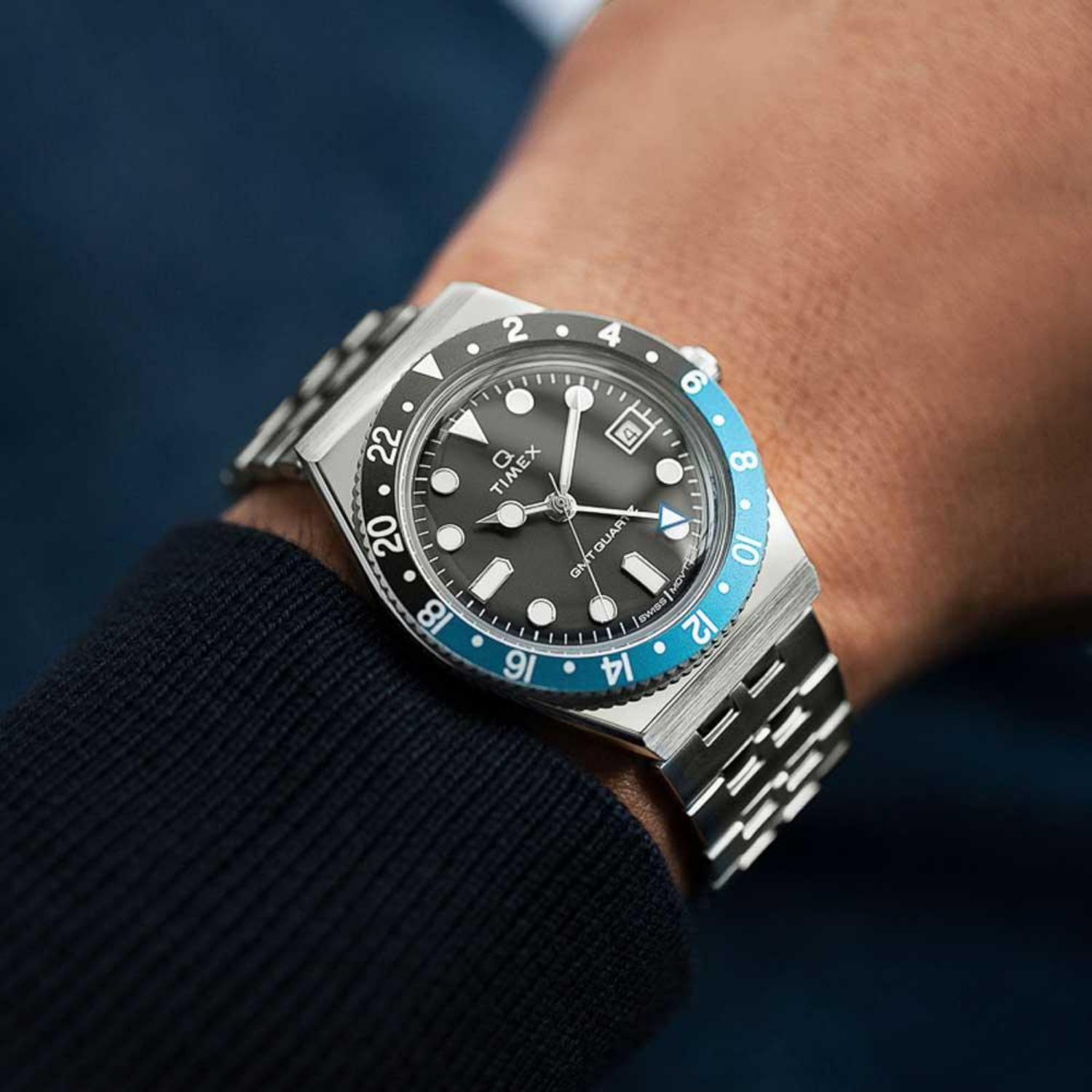 【T】Ｑ Timex Quartz腕時計　箱付き 稼動品 Relógio Q Timex GMT TW2V38100 Aço Bezel 24h Retrô - Relojoaria