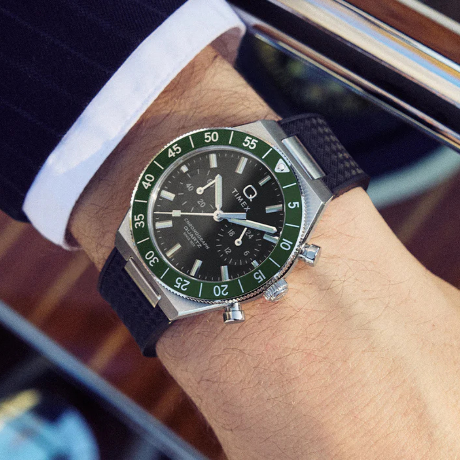 Relógio Timex Q Continental Cronógrafo Verde TW2Y56100