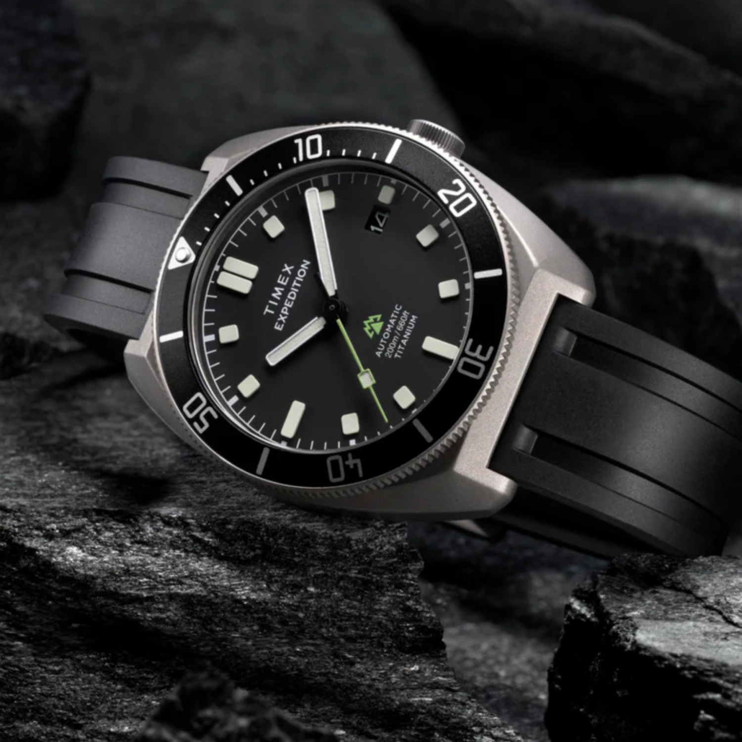 Relógio Timex Expedition Pioneer Titanium Automático Safira