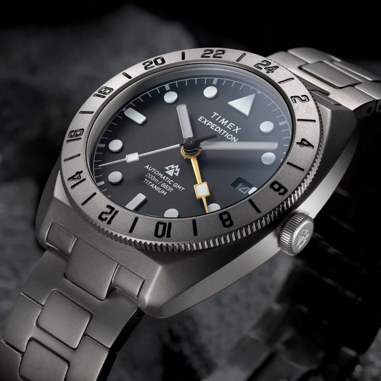 Relógio Timex Expedition Pioneer Titanium GMT Automático Safira