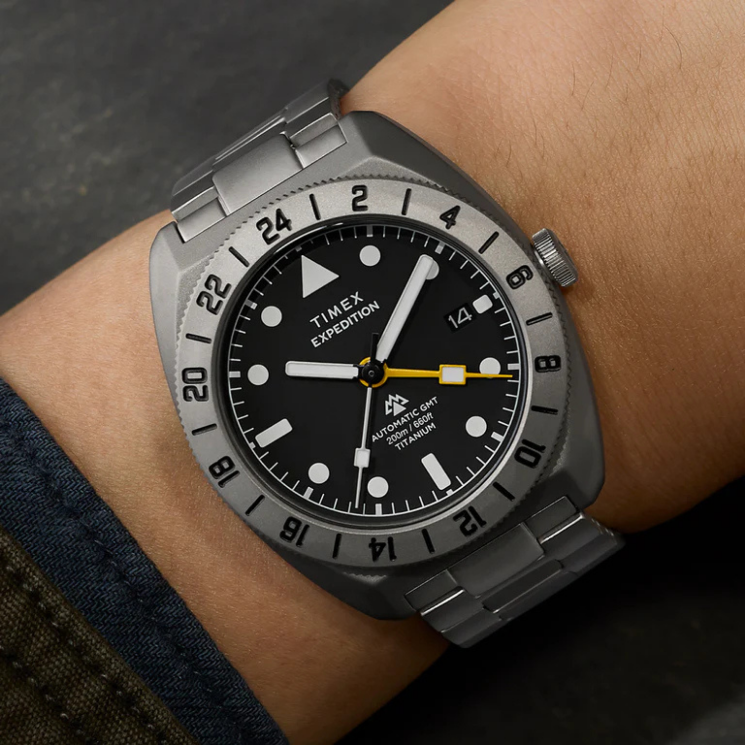 Relógio Timex Expedition Pioneer Titanium GMT Automático Safira