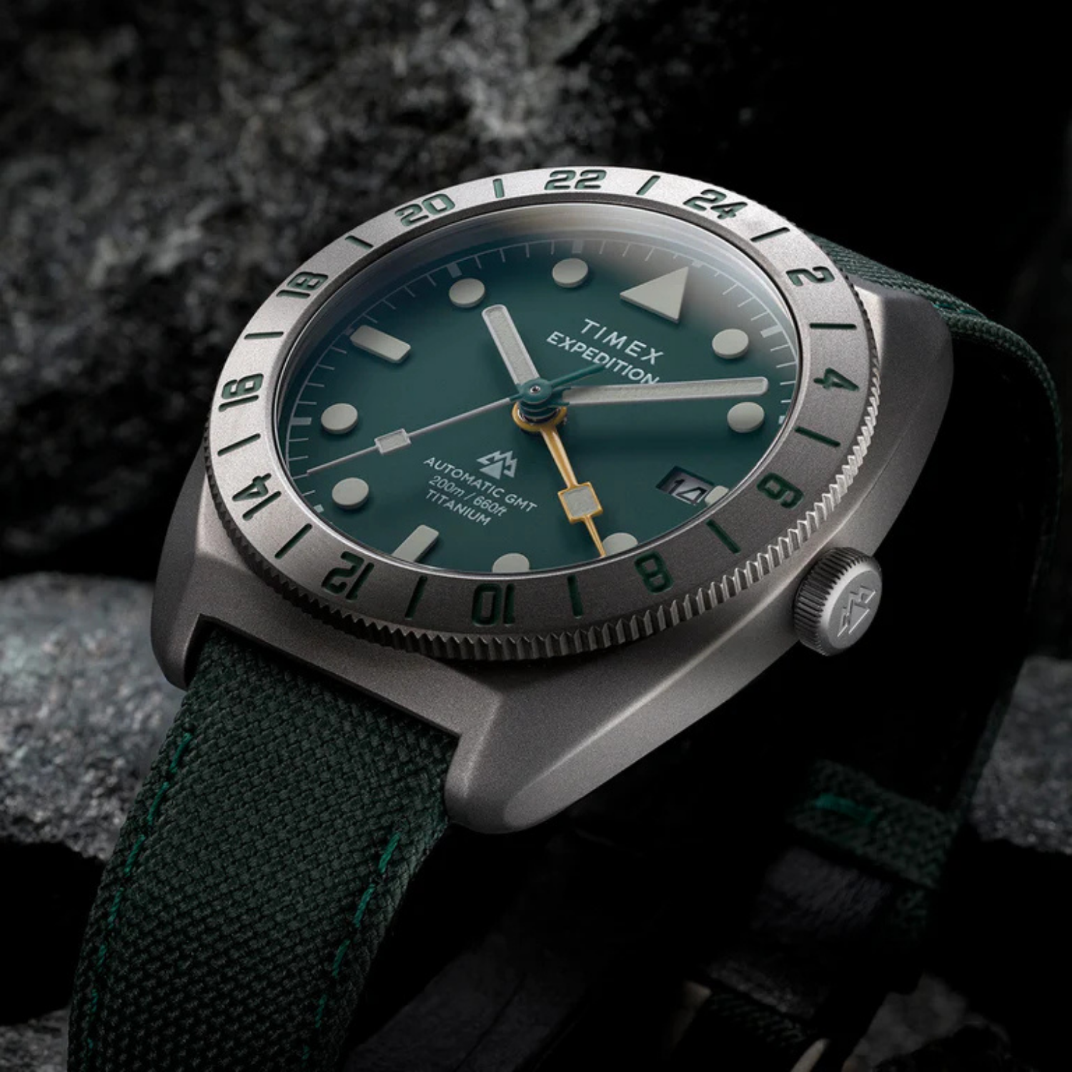 Relógio Timex Expedition Pioneer Titanium GMT Automático Safira