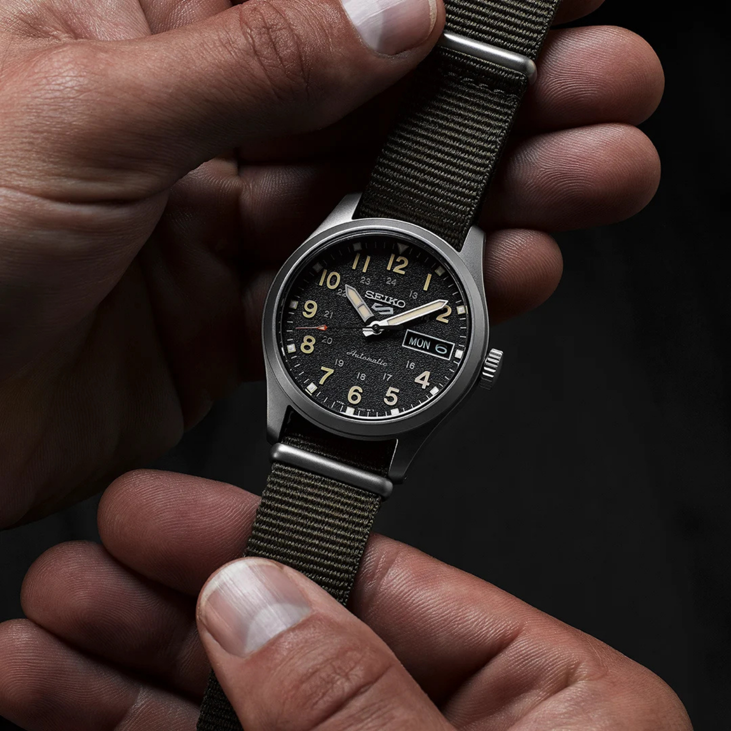 Seiko 5 Sports Midfield SRPJ85B1 Automático 10 ATM Preto