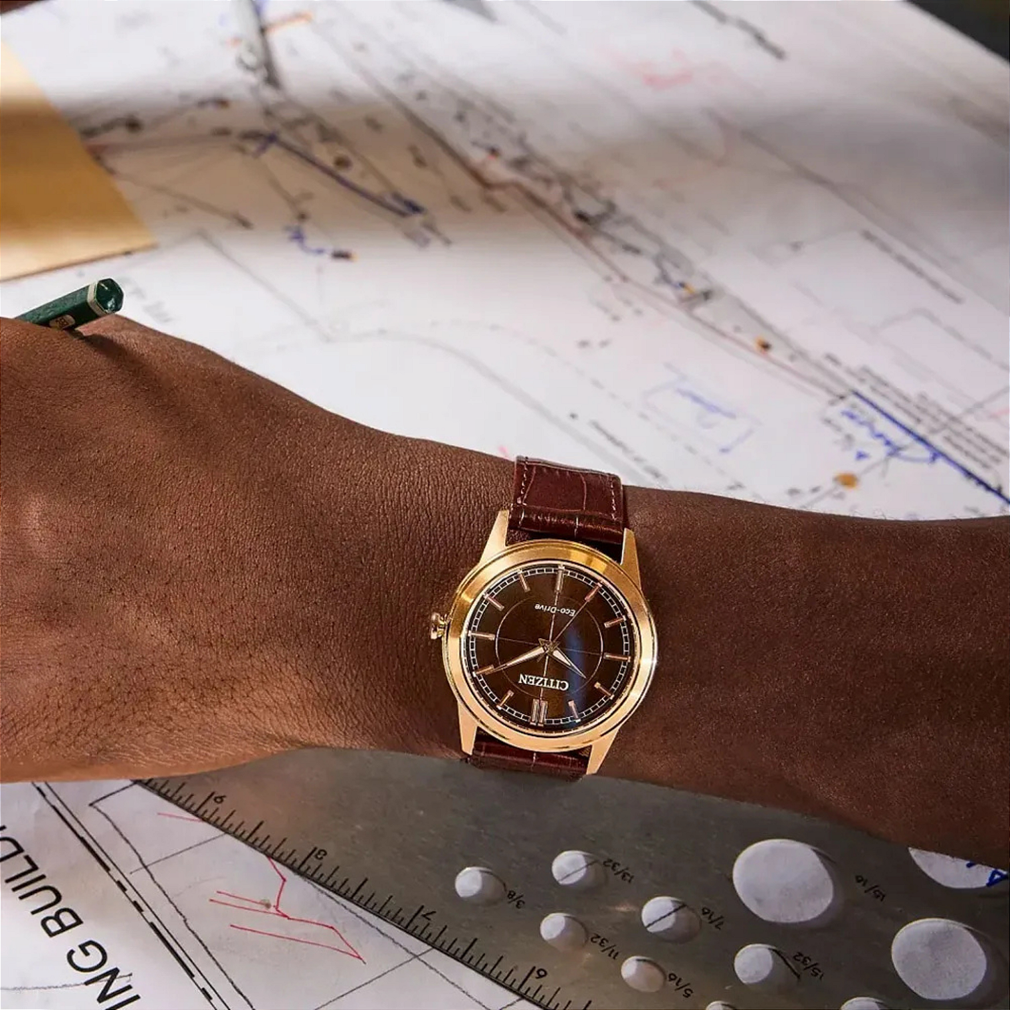 Citizen Rolan AW2113-16X Eco-Drive Ouro Rosa e Marrom - Relojoaria