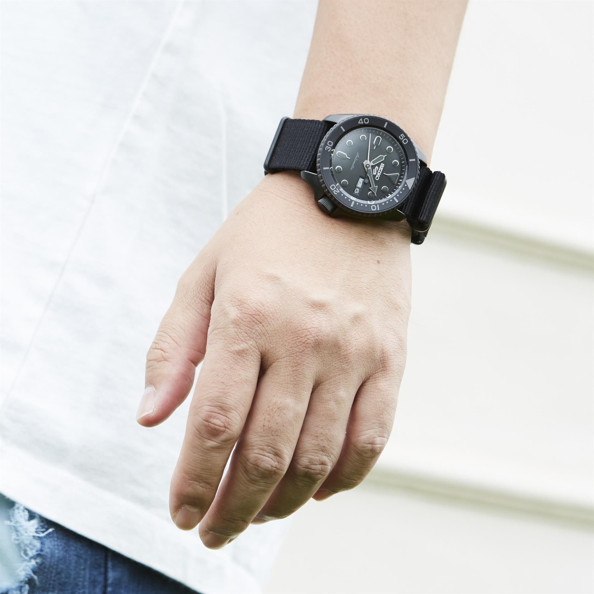 Seiko 5 Sports SRPD79 Stealth Preto Automático 42.5mm - Relojoaria