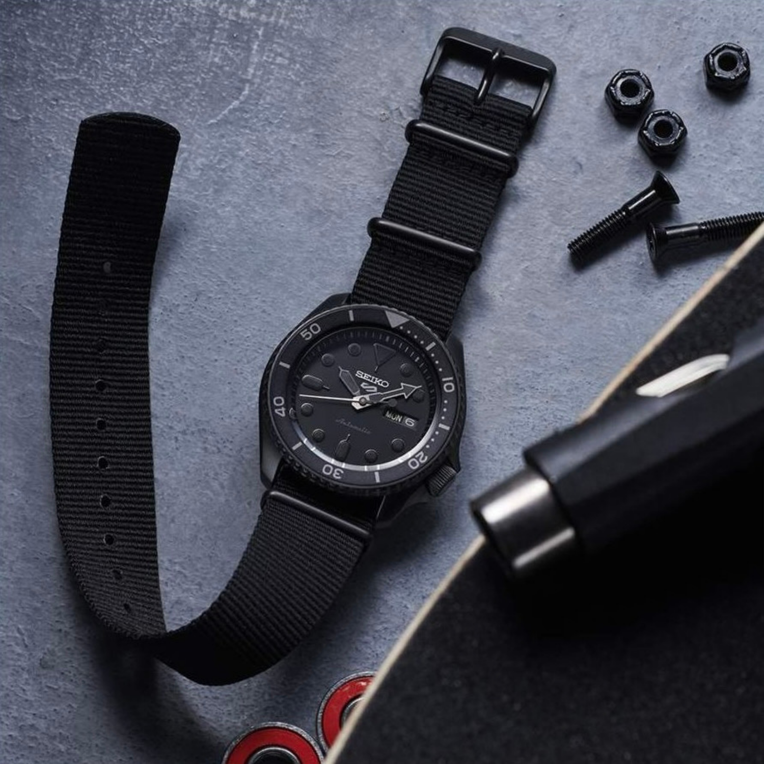 Seiko 5 Sports SRPD79 Stealth Preto Automático 42.5mm - Relojoaria
