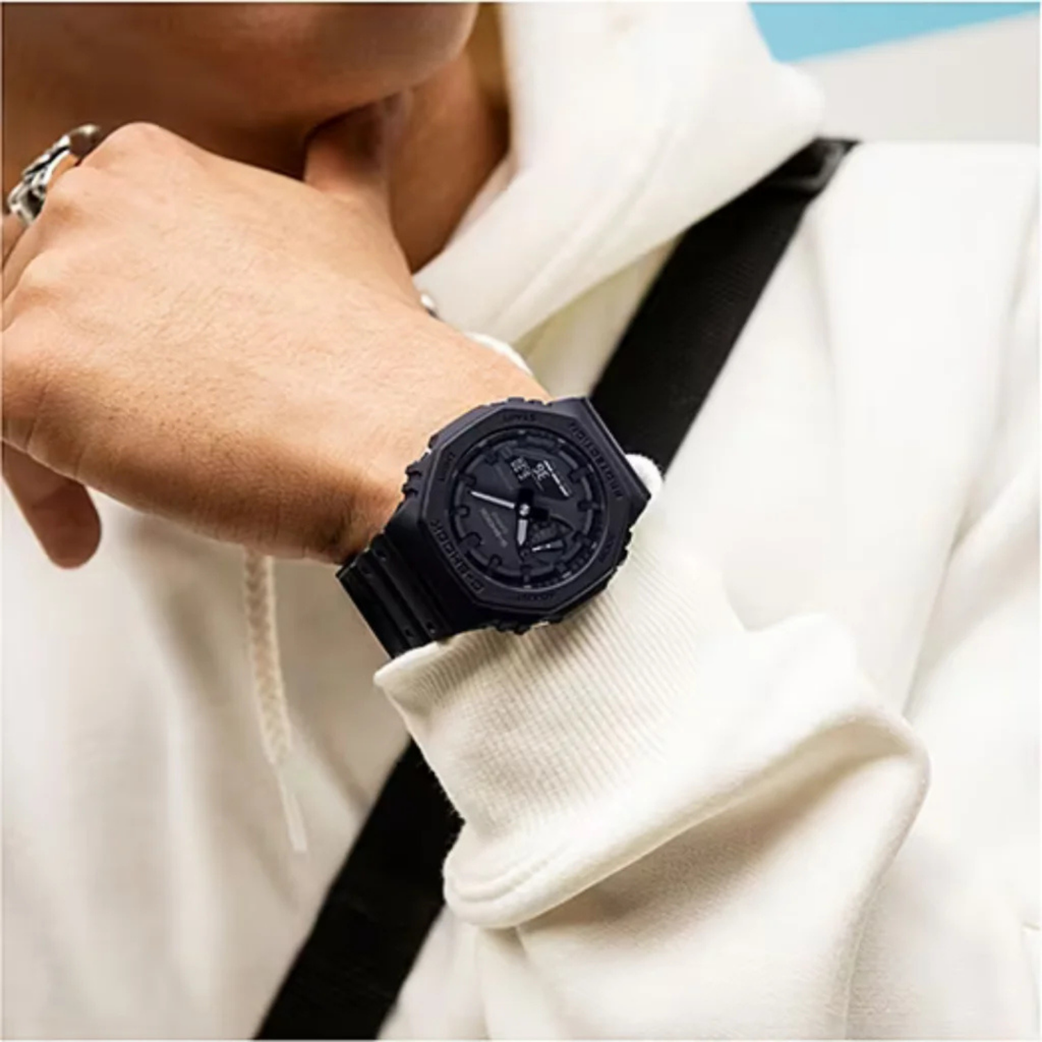美品　G-SHOCK GA-2100-1A1ER 5611 ブラック Casio G-Shock GA-2100-1A1 estilo retrô Ana-Digi com protetor de