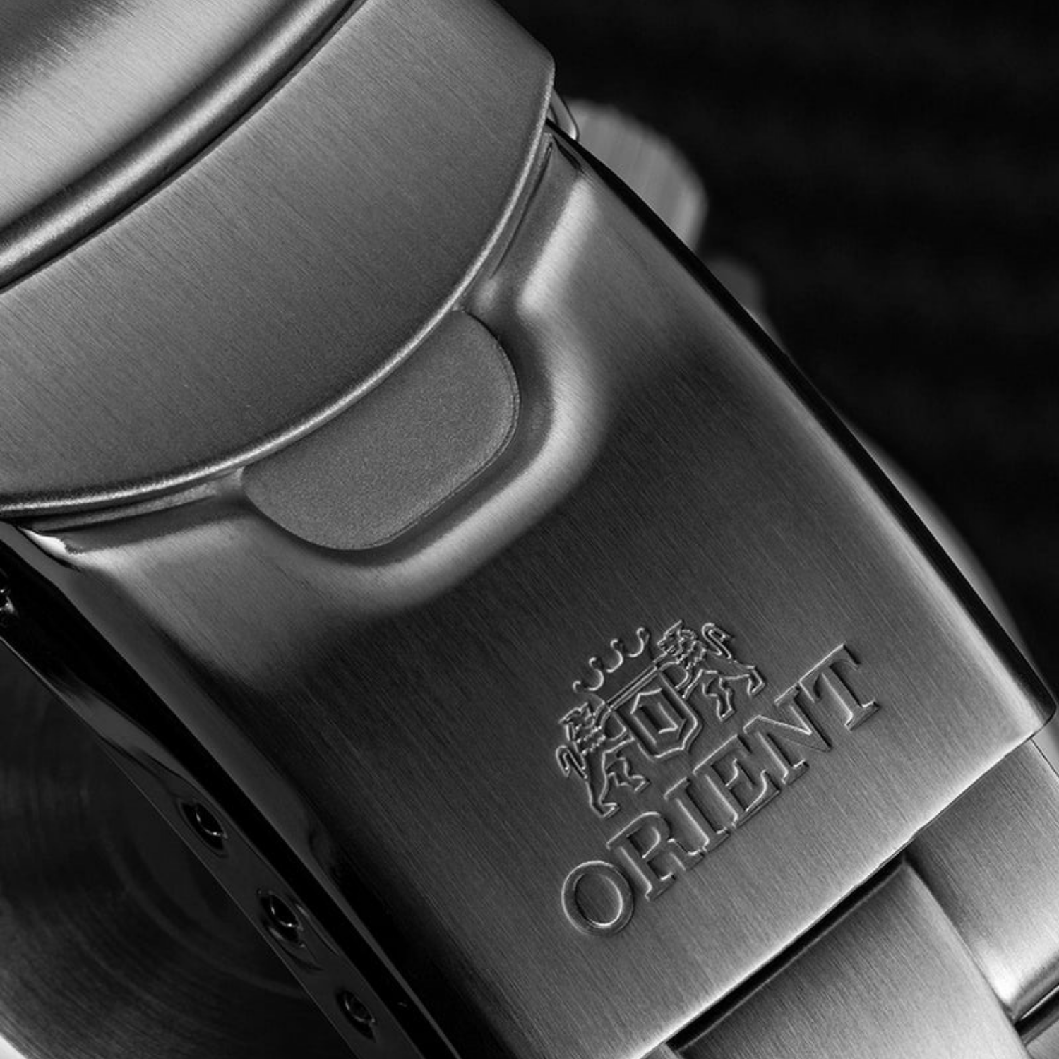 Orient Triton RA-AC0K01B – Automático, Safira e 200m de