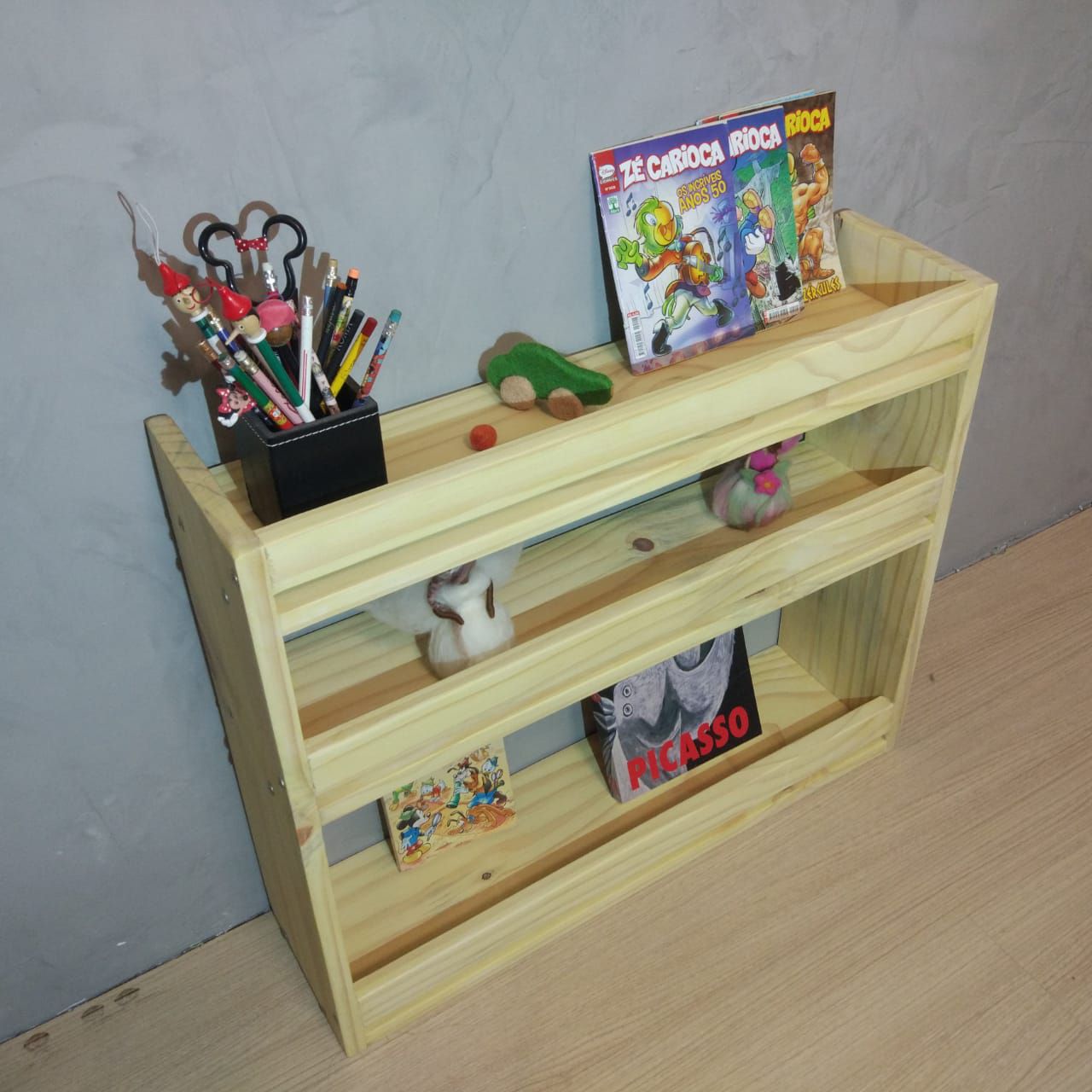 ESTANTE PARA LIVROS MONTESSORI