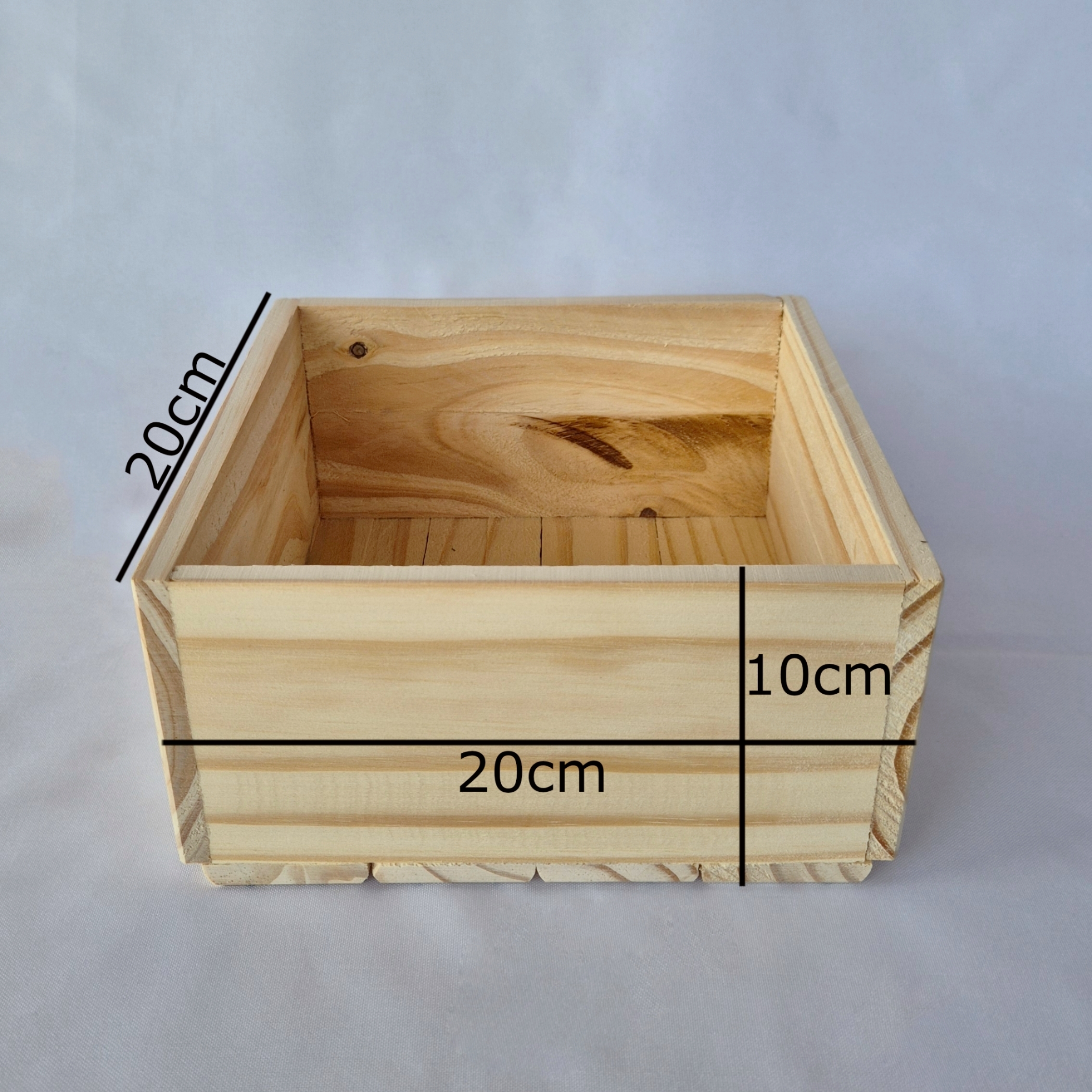 Caixa alta de Madeira Pinus M 20x20x10cm - Bandejas e caixas para