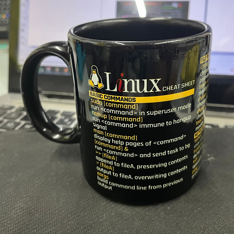Caneca Linux Commands Cheat Sheet preta - Caneca do Dev - Canecas e ...