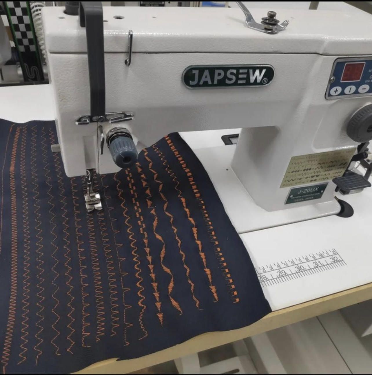 ZIGUE ZAGUE COM 100 PONTOS DECORATIVOS JAPSEW J-20UX -BIVOLT
