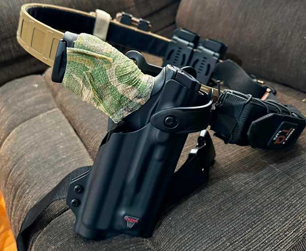 Coldre Kydex IWI [MASADA] p/ uso com Lanterna [Olight PL3] - [PL3r ...