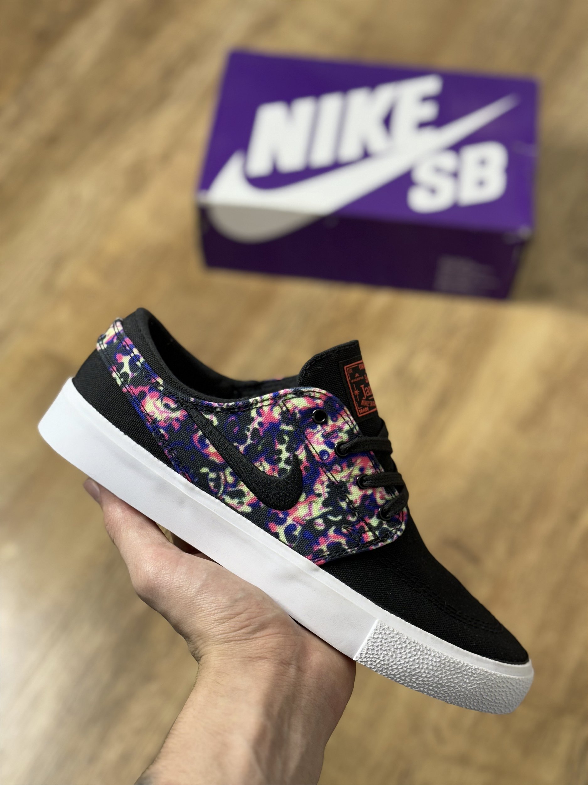 NIKE SB JANOSKI