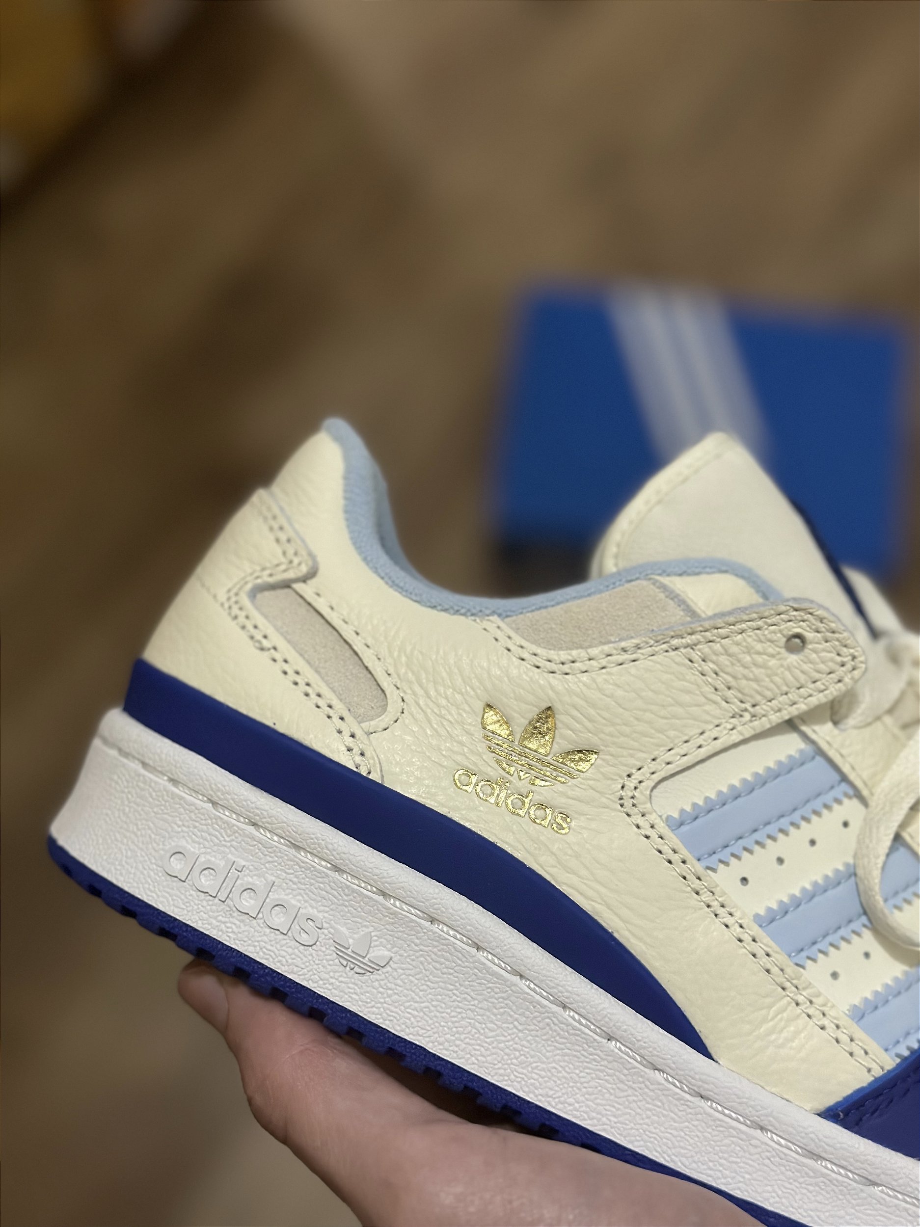 ADIDAS FORUM LOW CL (off white/blue) - Corre de Rua
