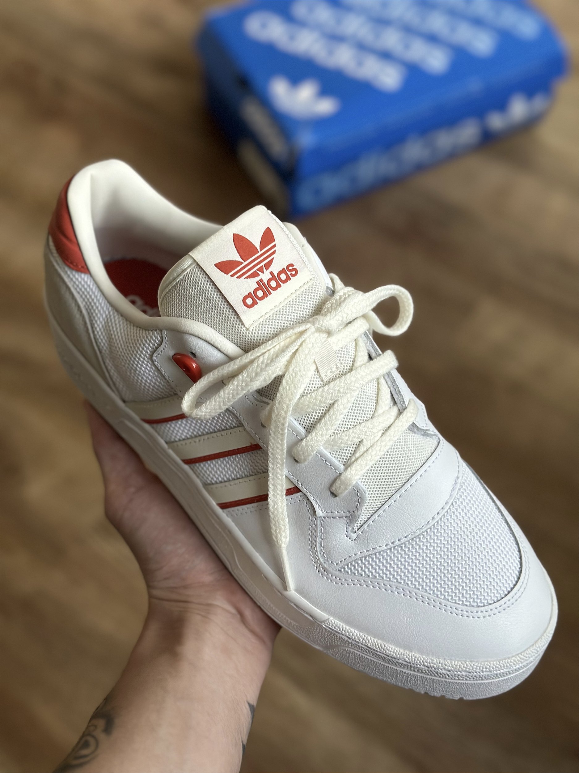 ADIDAS RIVALRY LOW - Corre de Rua