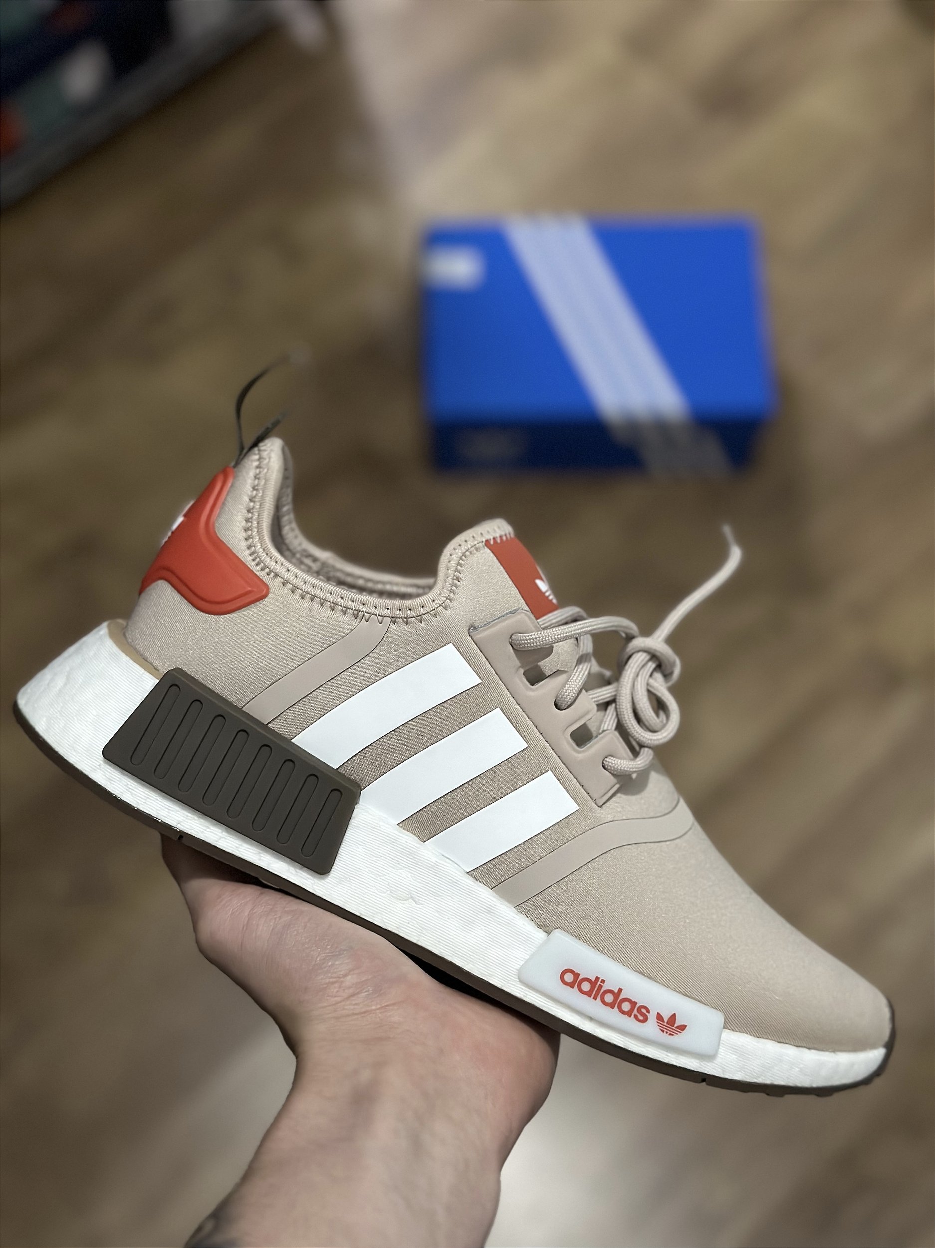 ADIDAS NMD R1 Wonder taupe Corre de Rua